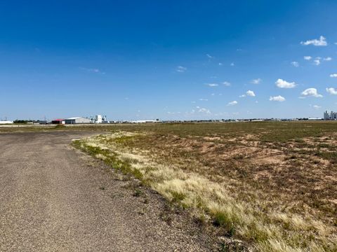 Homes For Sale - 10856 Lena Lane<br/> Dumas, TX 79029
