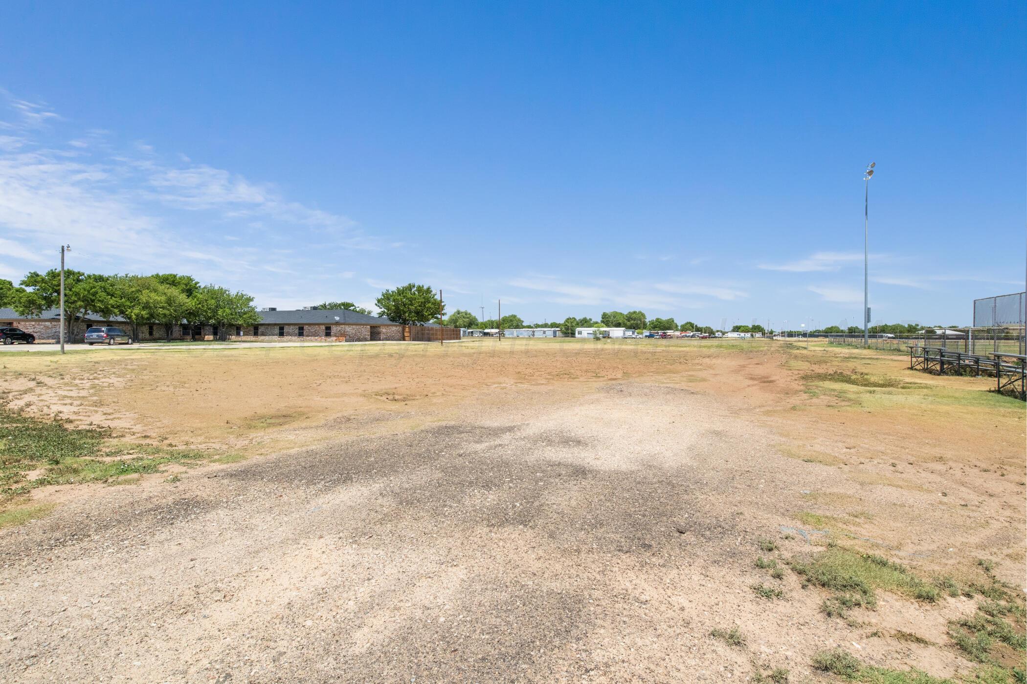 Land, Dumas, Texas image 14