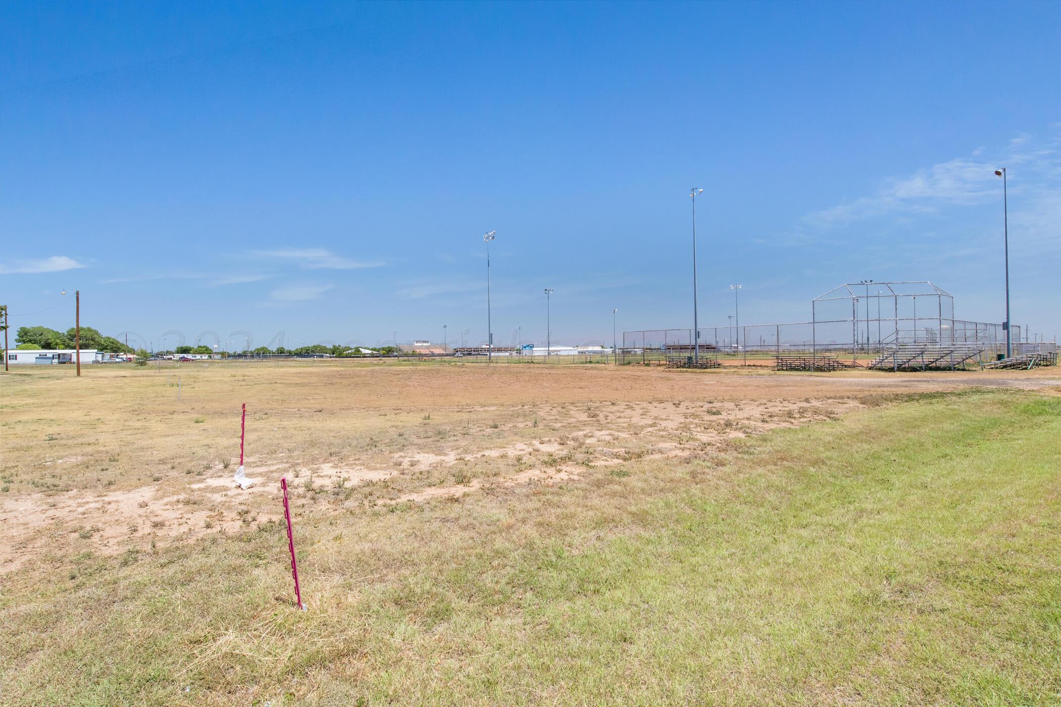 Land, Dumas, Texas image 13