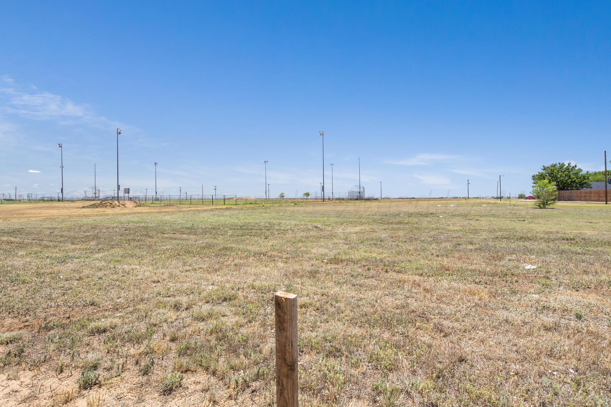 Land, Dumas, Texas image 15