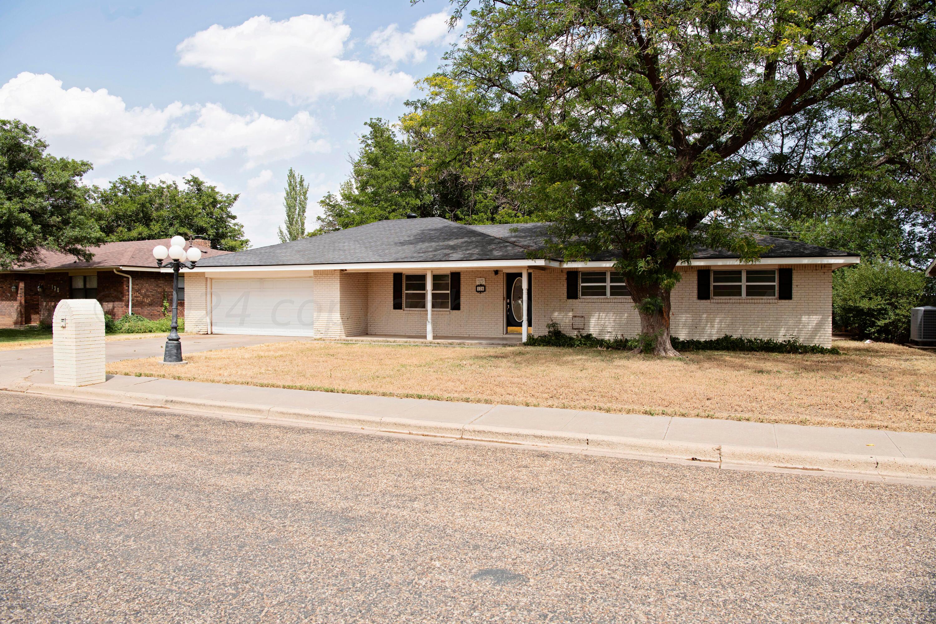 126 N Kingwood Street, Hereford, Texas image 3