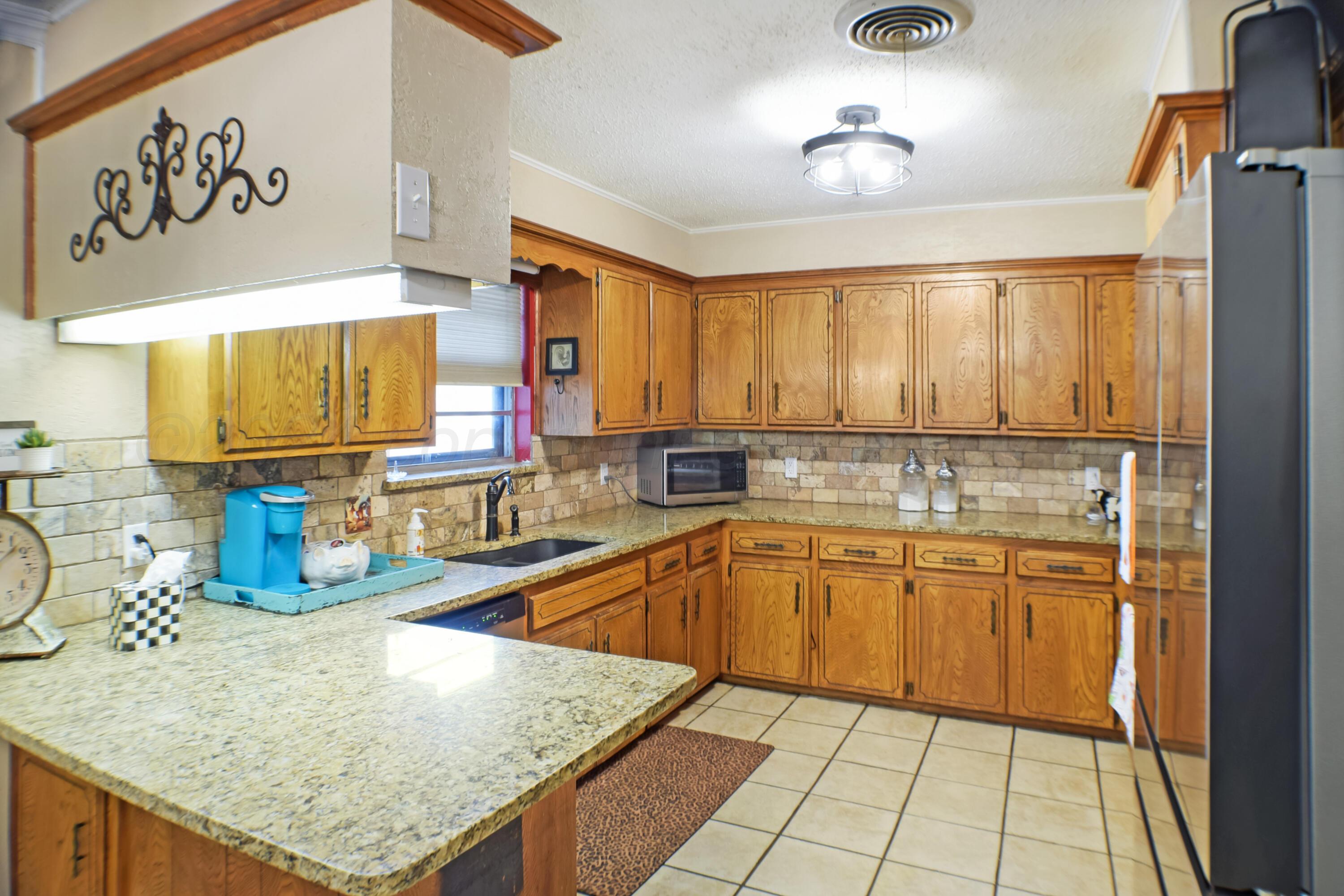 1507 W 7th Street, Friona, Texas image 22