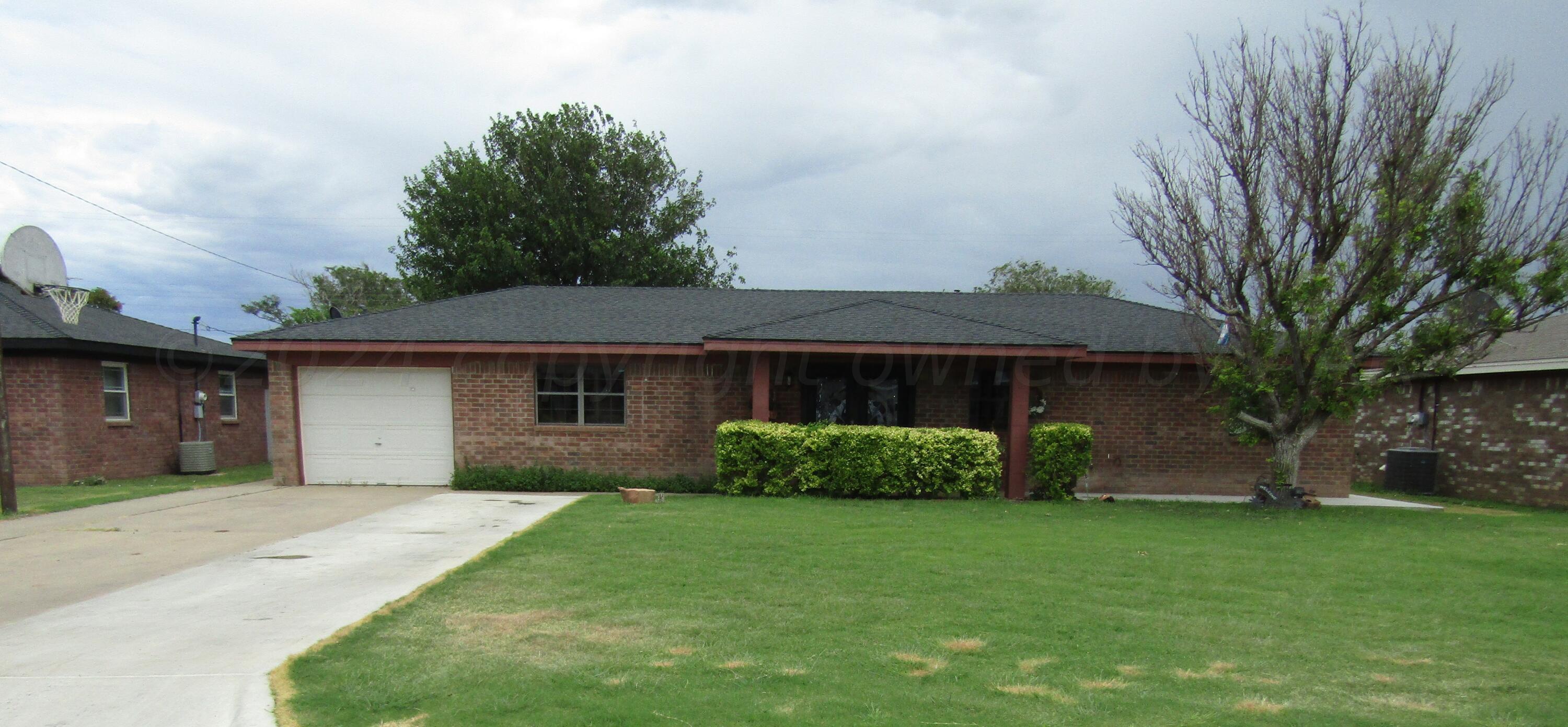 618 Star Street, Hereford, Texas image 1