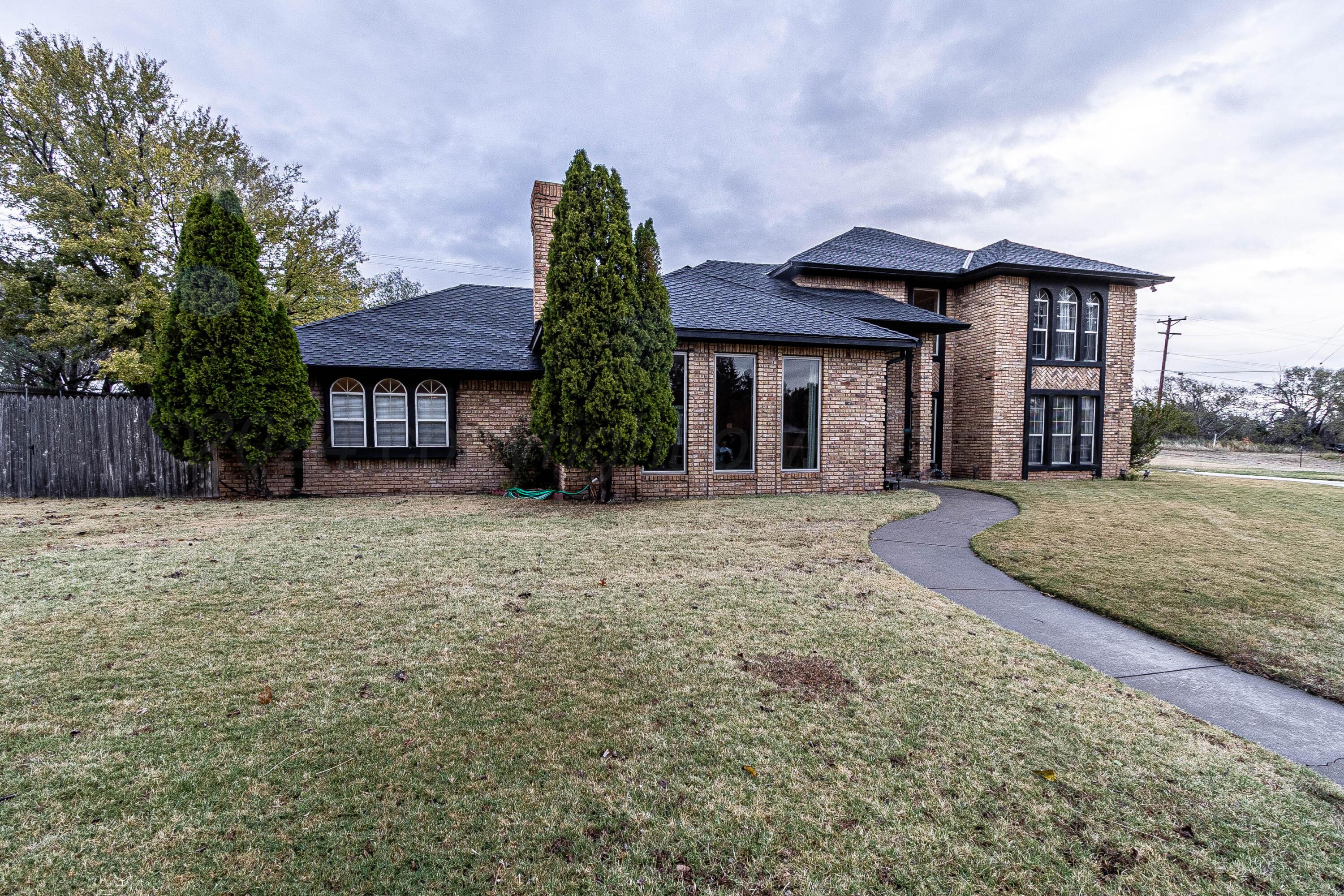 4 N Linkshire Drive, Borger, Texas image 2