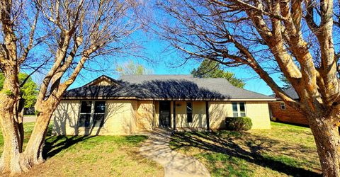 Homes For Sale - 2601 Grinnell Drive<br/> Perryton, TX 79070