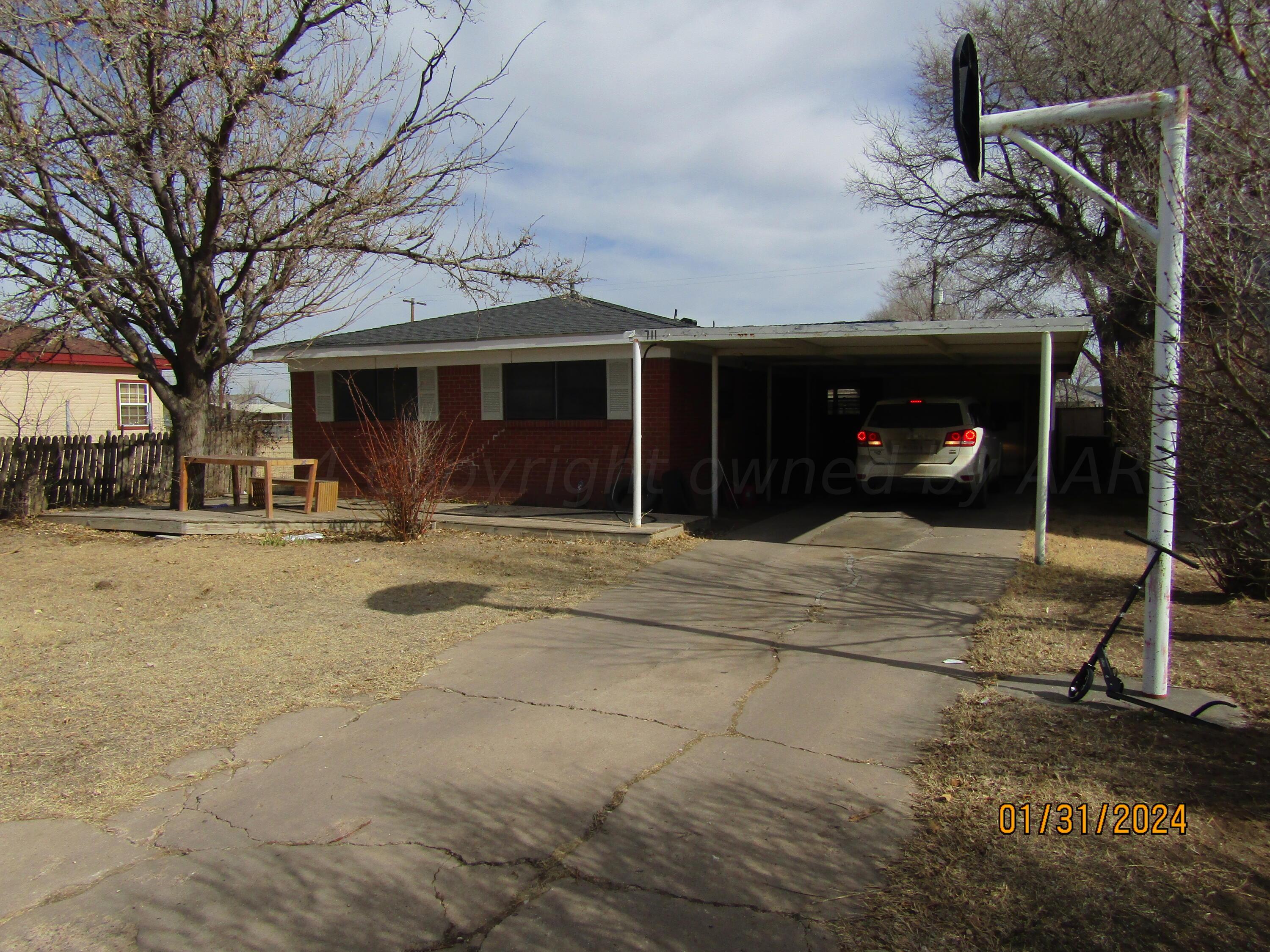 711 Ave Q, Sunray, Texas image 2