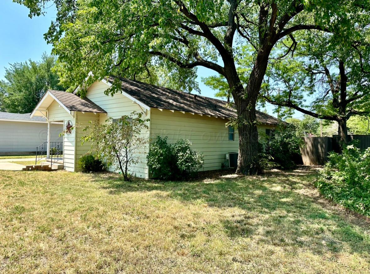 216 S Barkley Street, Spearman, Texas image 2