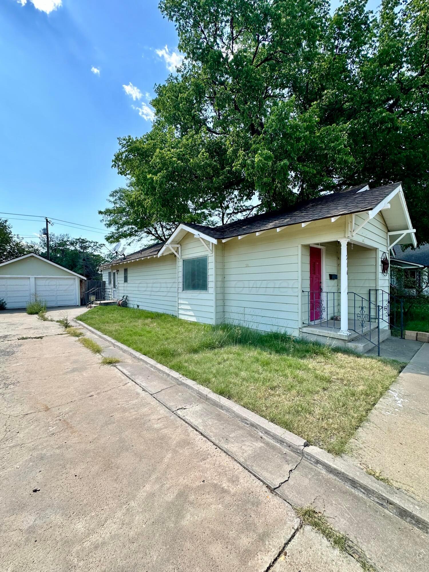 216 S Barkley Street, Spearman, Texas image 3