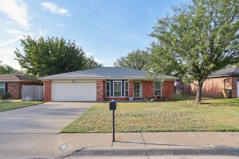 Homes For Sale - 14 Thunderbird Drive<br/> Canyon, TX 79015