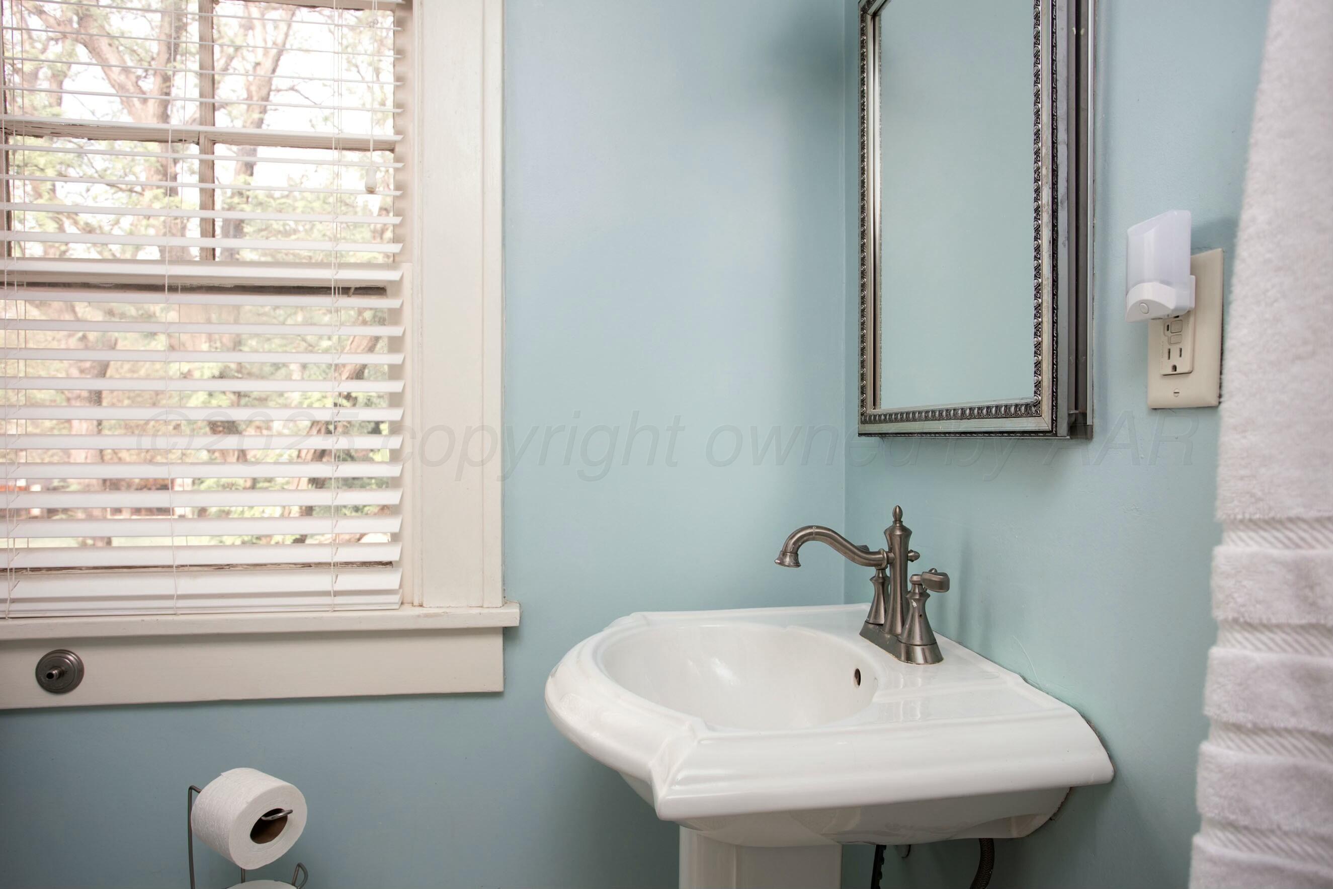 2401 S Hughes Street, Amarillo, Idaho image 24