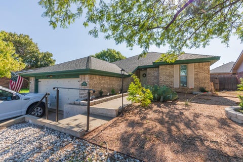Homes For Sale - 1324 Montclair Drive<br/> Amarillo, TX 79124