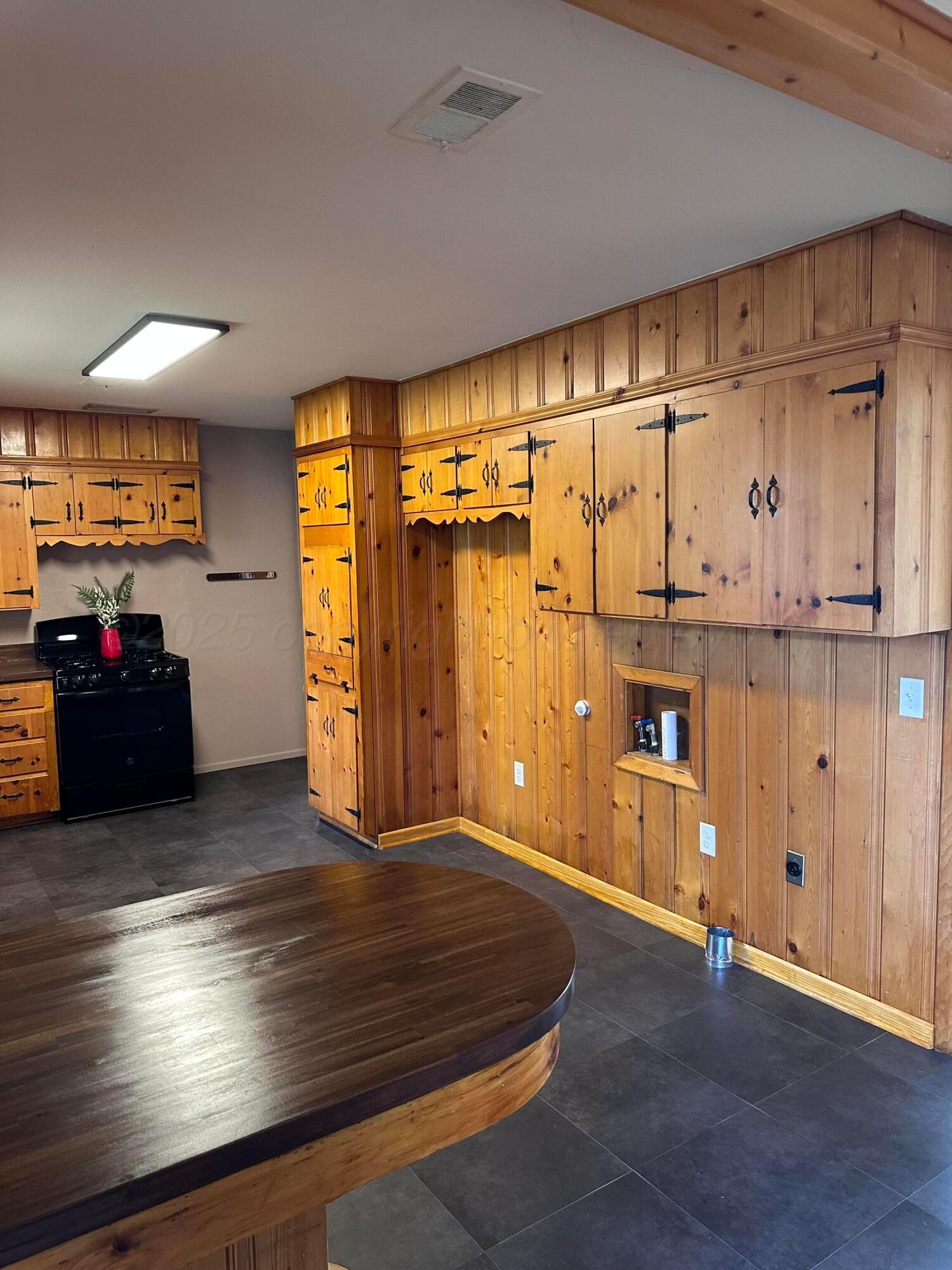 1101 W Smiley Street, Amarillo, Alaska image 13