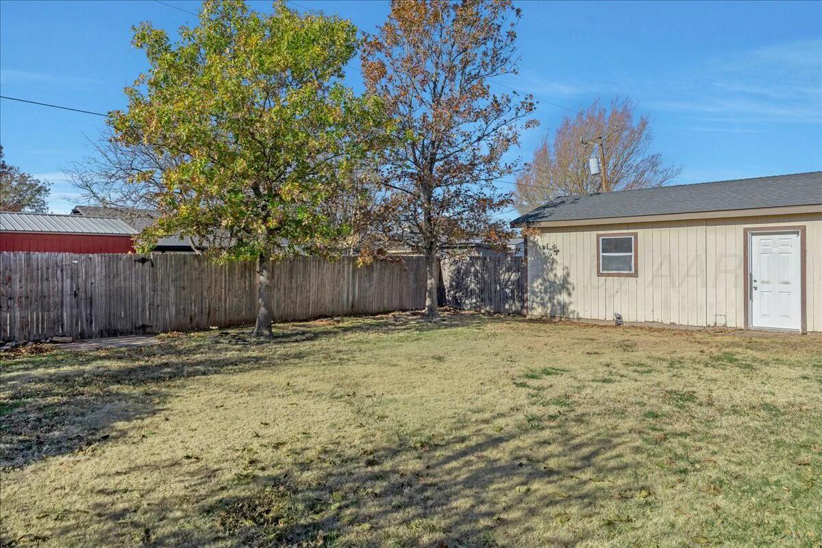 619 Pear Avenue, Dumas, Texas image 9