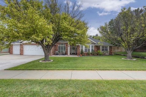 Homes For Sale - 305 Loma Linda Lane<br/> Borger, TX 79007