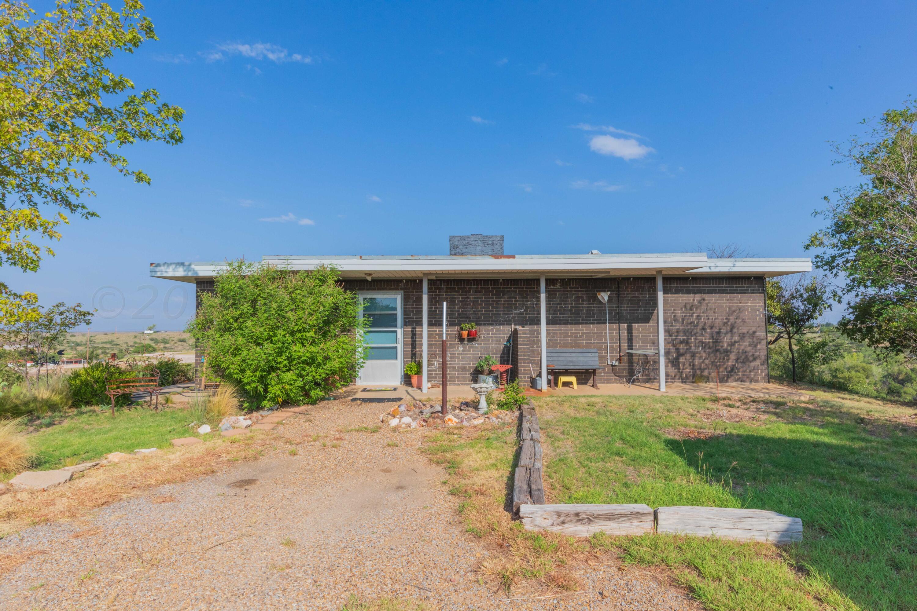 912 E Hillside Drive, Fritch, Texas image 3