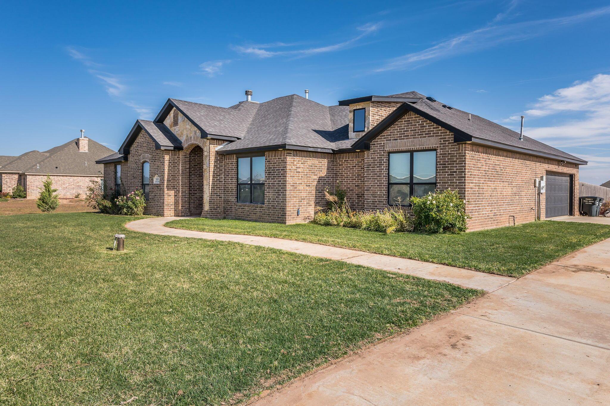 9301 Cypress Bend Drive, Amarillo, Texas image 2