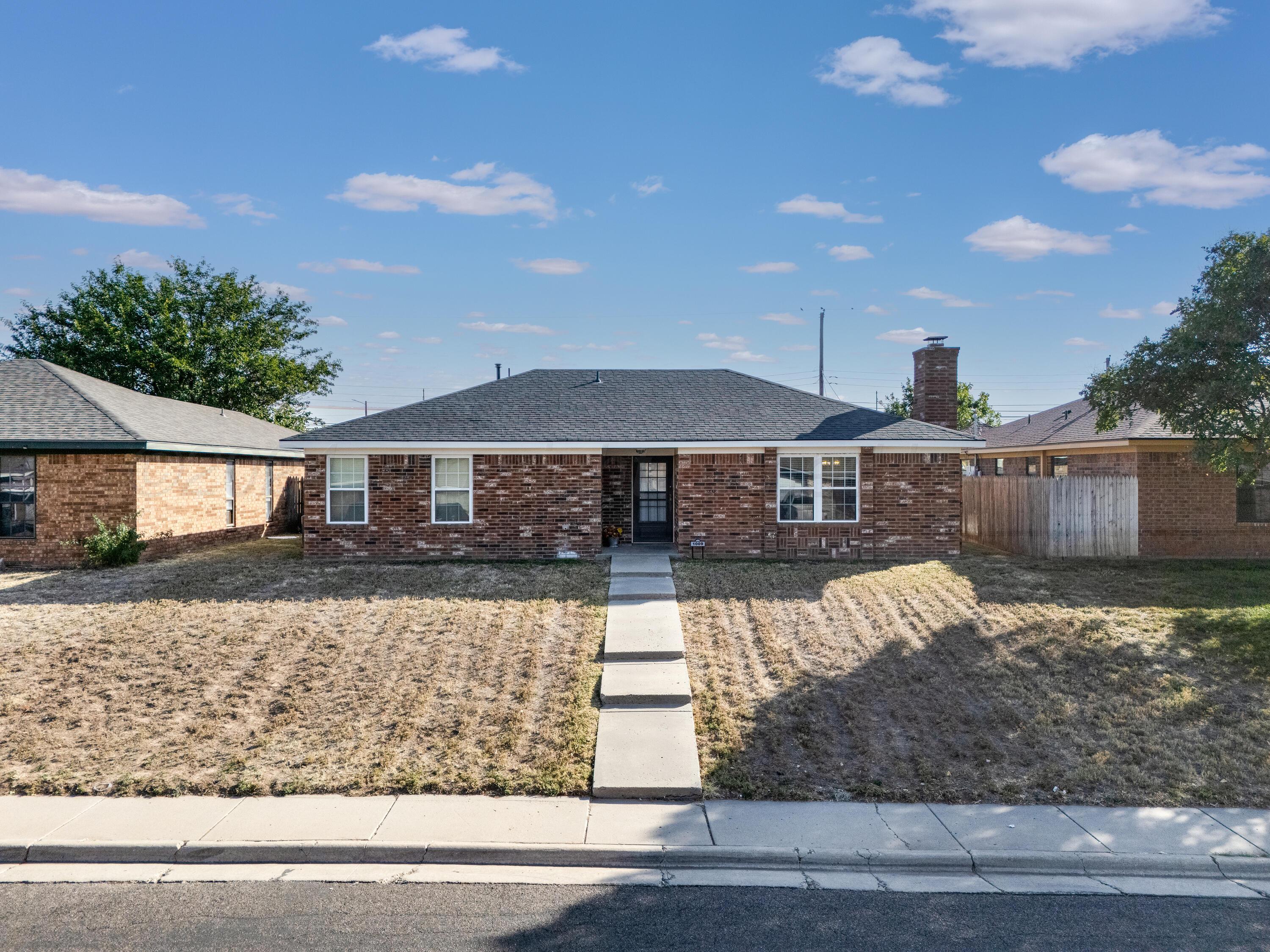 1009 W Trinchera Drive, Amarillo, Texas image 2