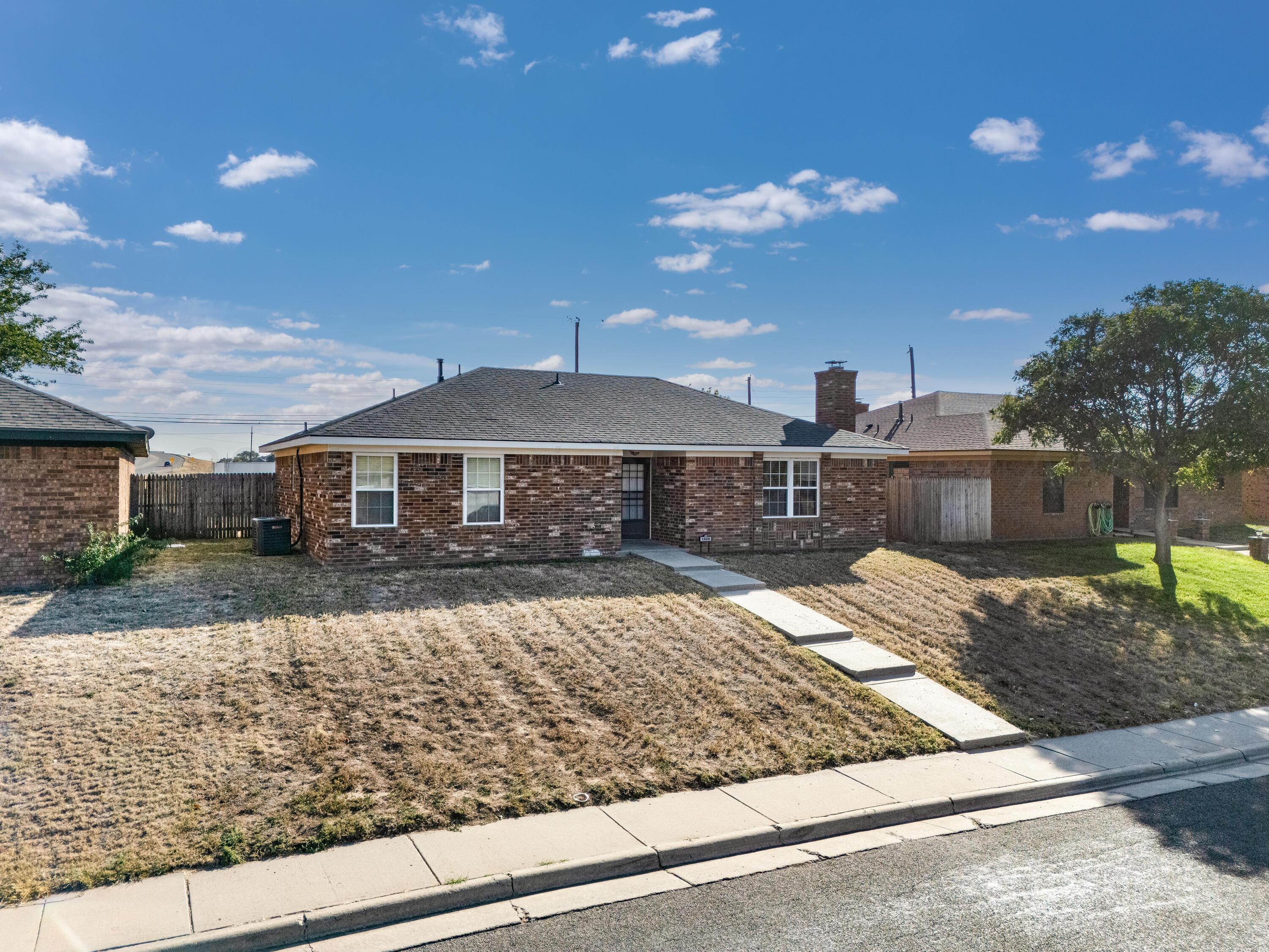 1009 W Trinchera Drive, Amarillo, Texas image 1