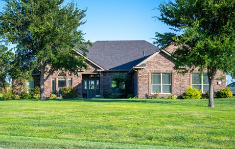 Homes For Sale - 8401 Shady Lake Drive<br/> Canyon, TX 79015