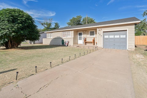 Homes For Sale - 123 Beach Street<br/> Deaf Smith County, Hereford, TX 79045