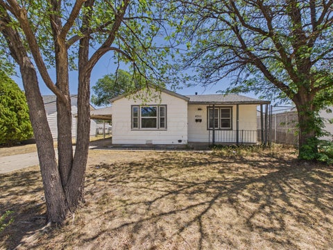 Homes For Sale - 4311 Bowie Street<br/> Amarillo, TX 79110