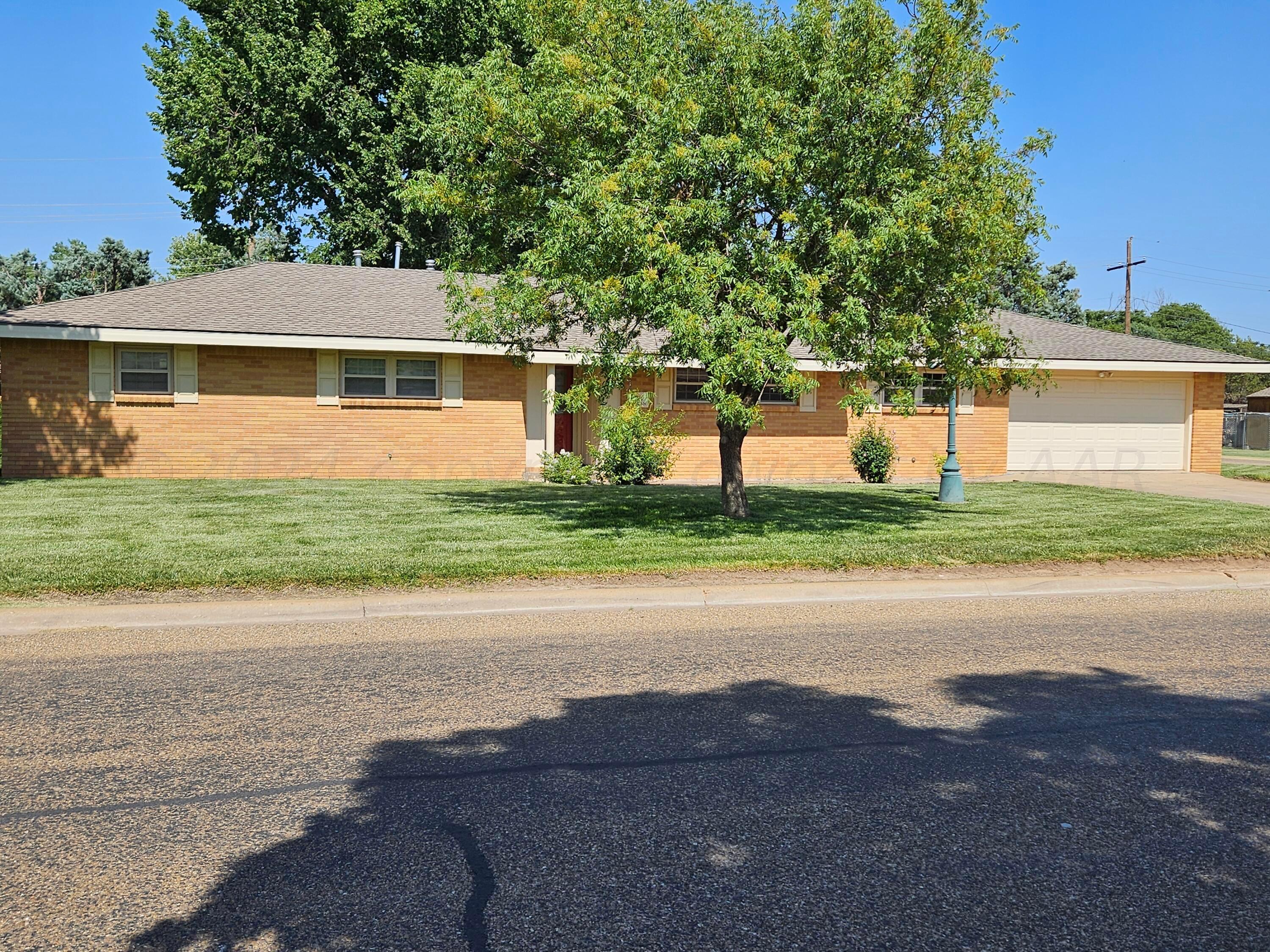 300 Pecan Avenue, Panhandle, Texas image 32