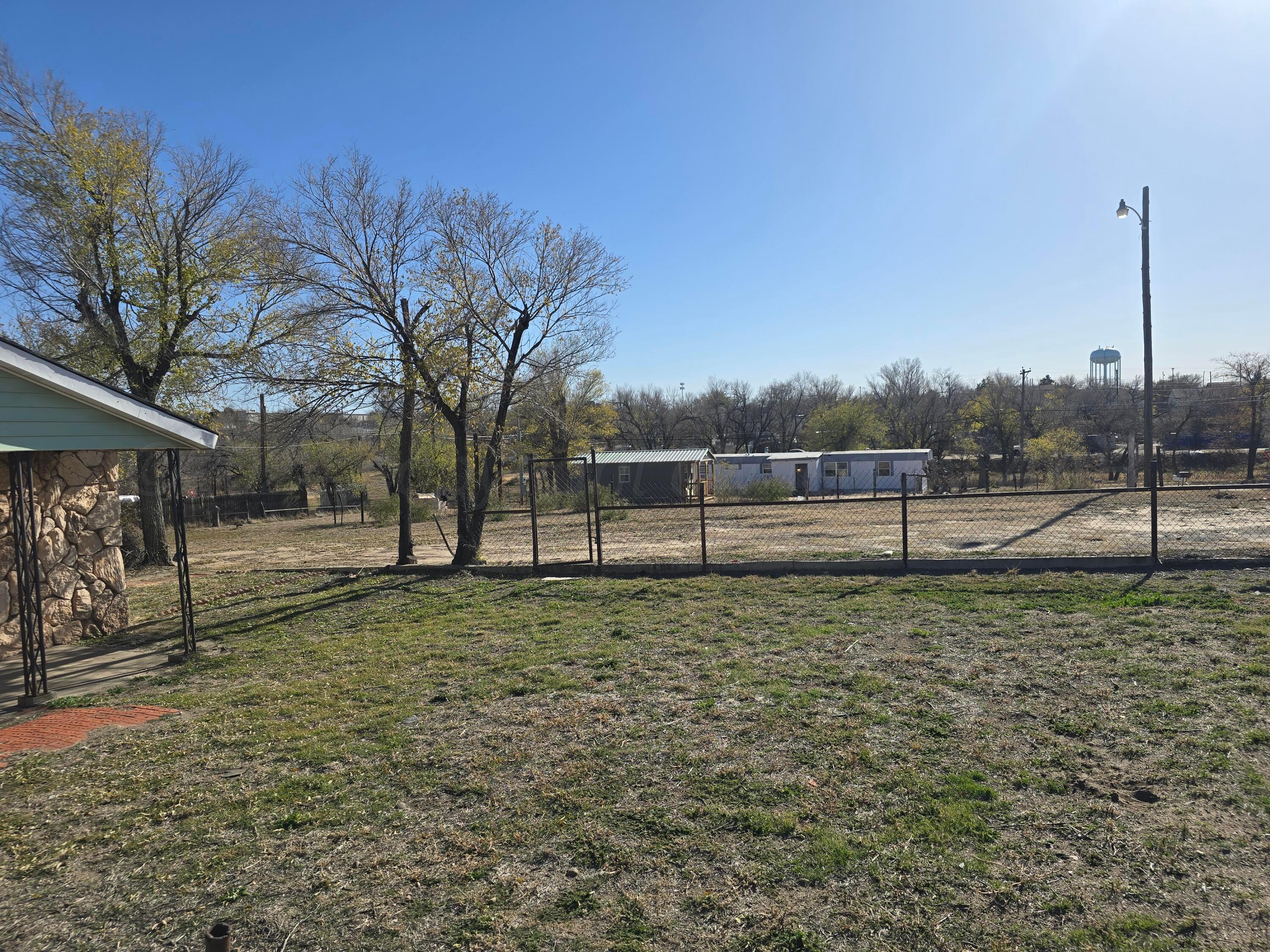 108 E Froma Street, Borger, Texas image 3