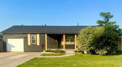 Apartment For Sale - 505 S Ridgeland Avenue<br/> Fritch, TX 79036