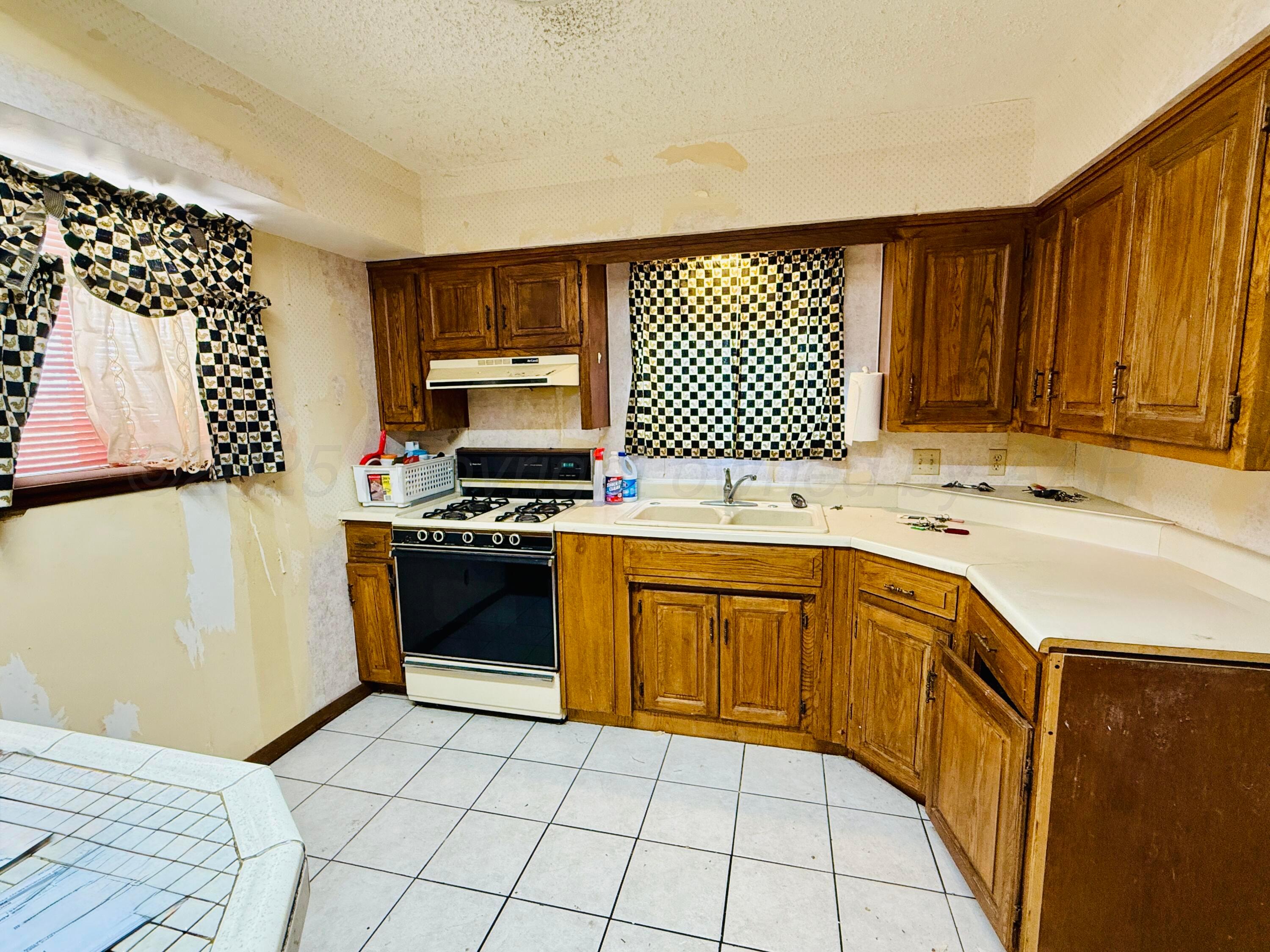 400 Santa Fe Street, Borger, Alaska image 4