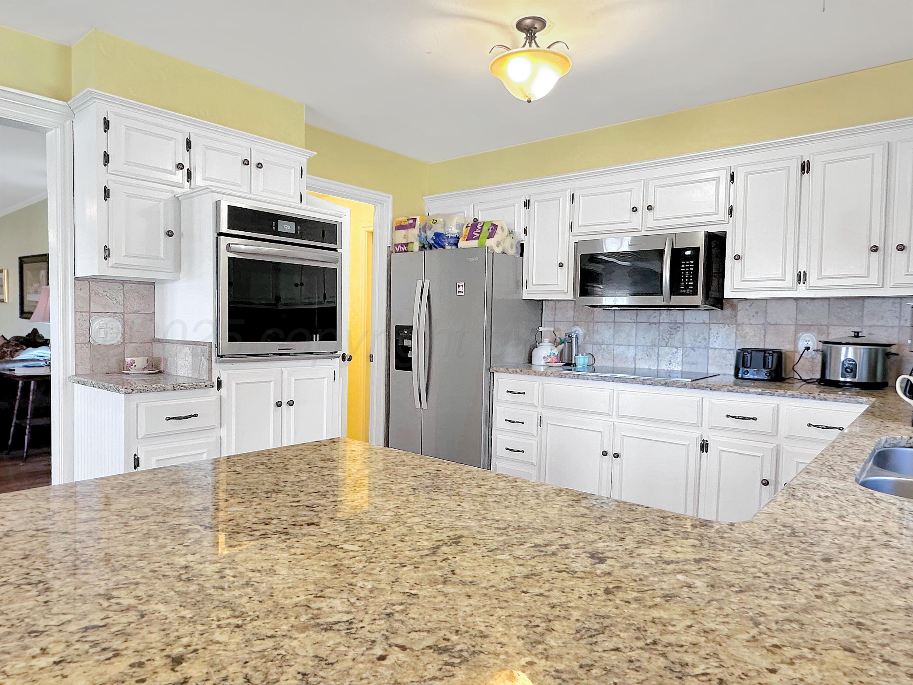 301 Sarasota Street, Borger, Texas image 12