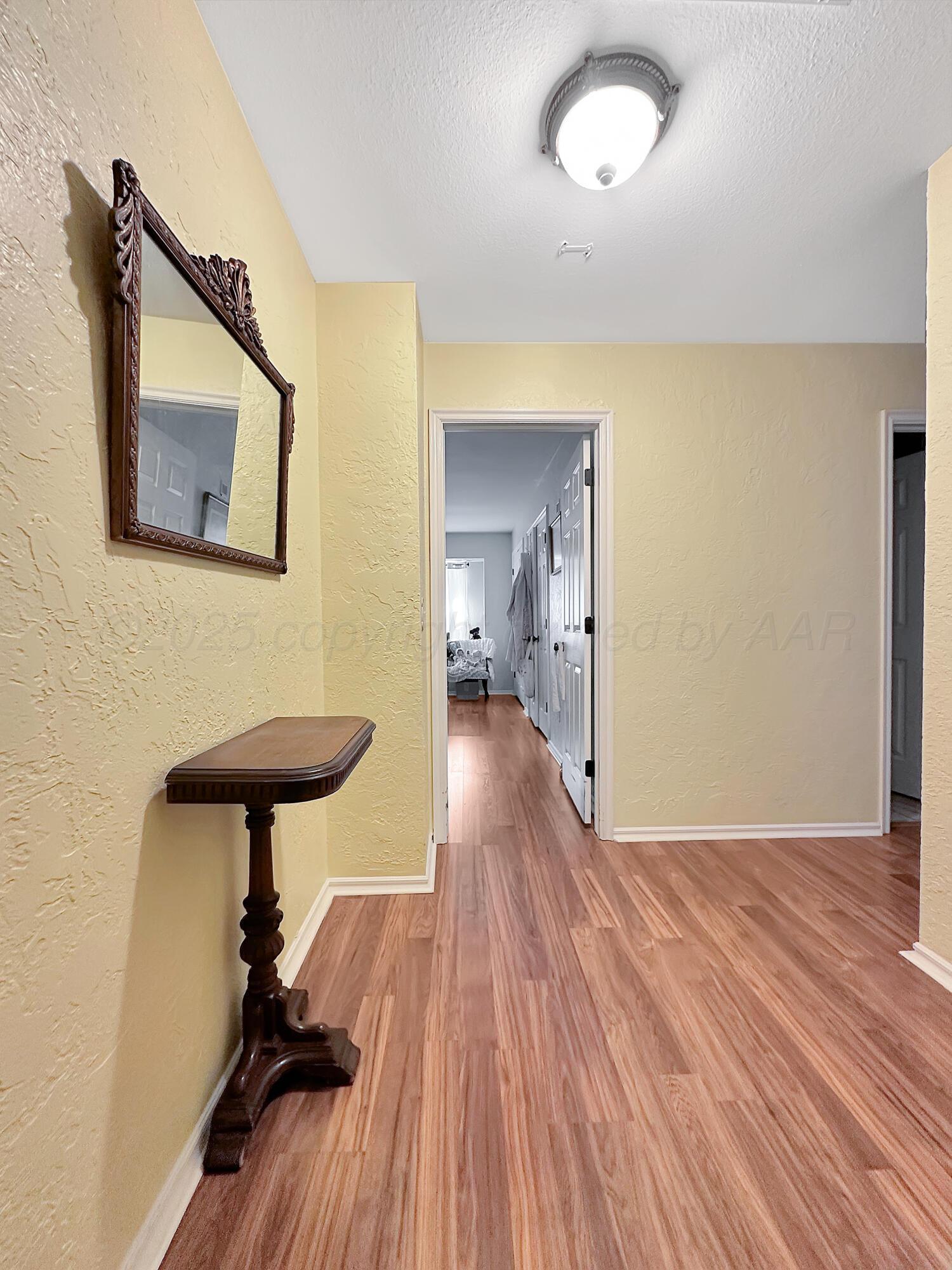 301 Sarasota Street, Borger, Texas image 25