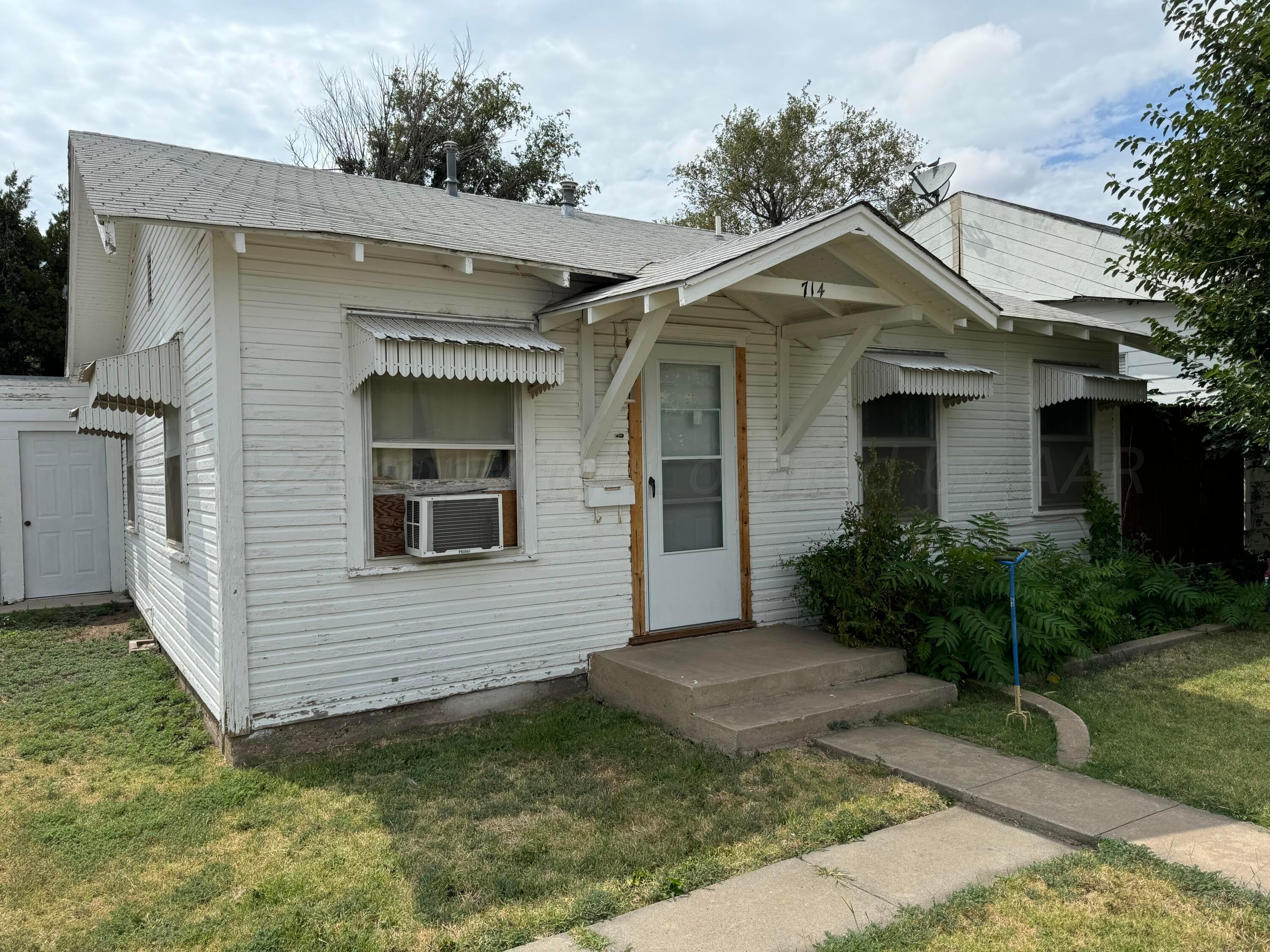 714 S Drake Street, Perryton, Texas image 1