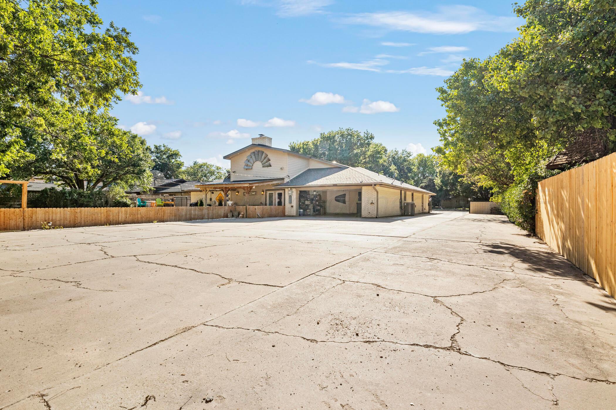 212 Bailey Avenue, Dumas, Texas image 47