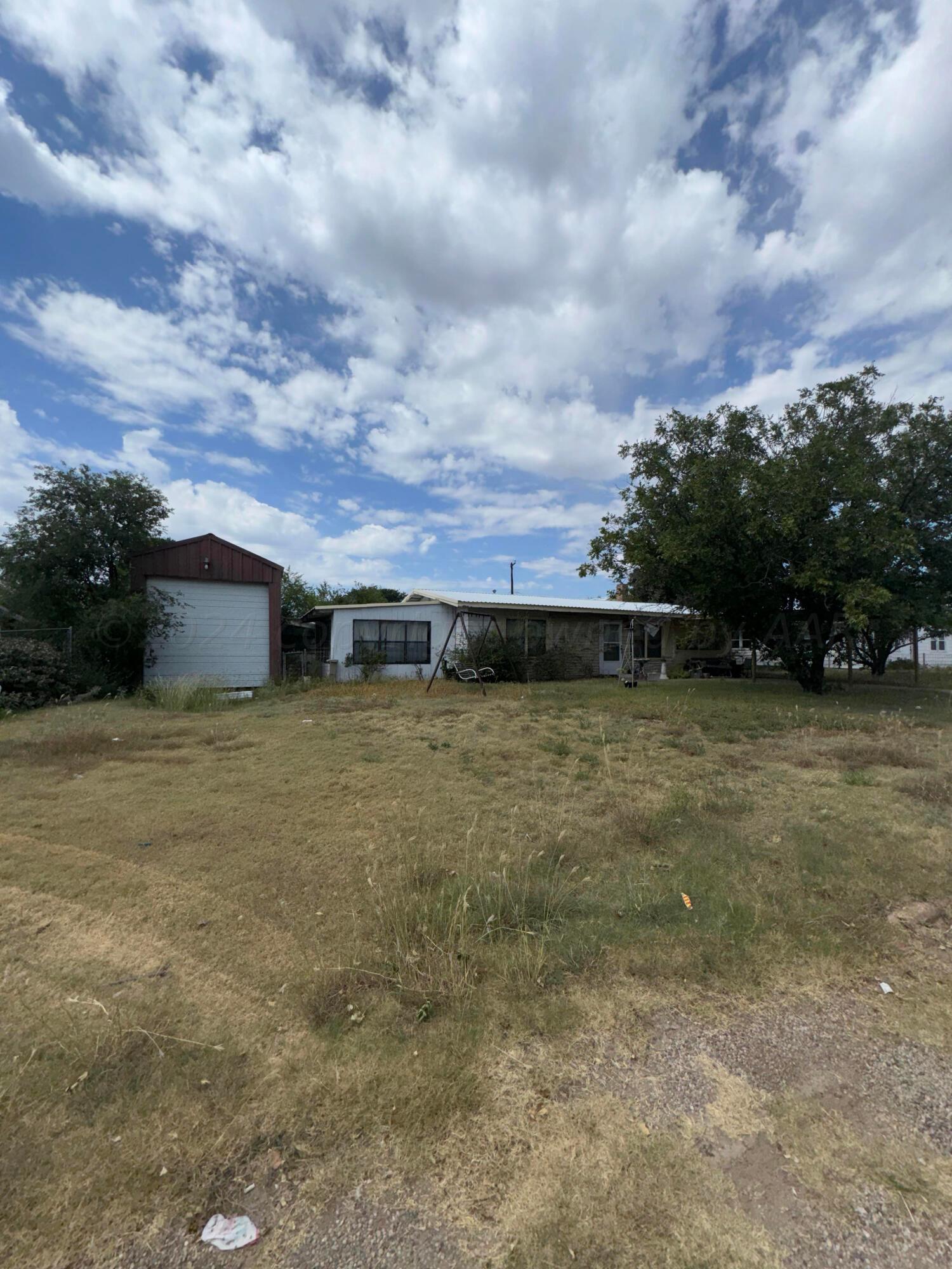 314 Allen Avenue, Stinnett, Texas image 1