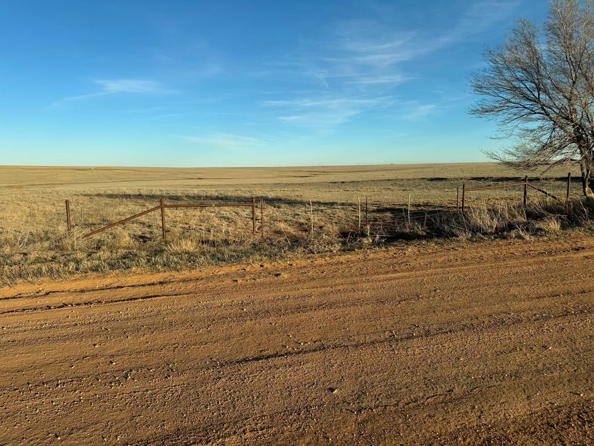 5262 County Rd 8, Claude, Texas image 3