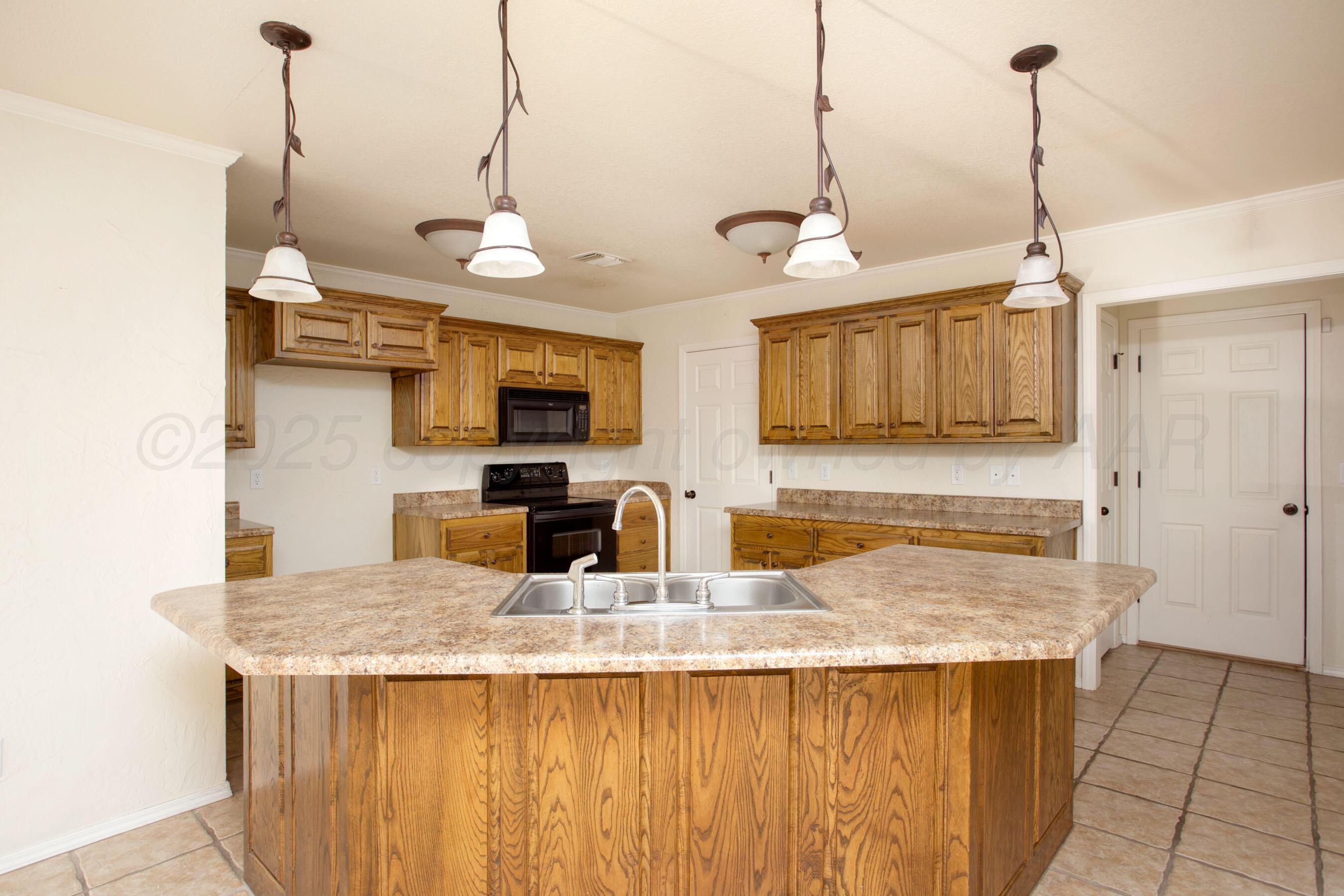 3526 S Mirror Street, Amarillo, Texas image 2