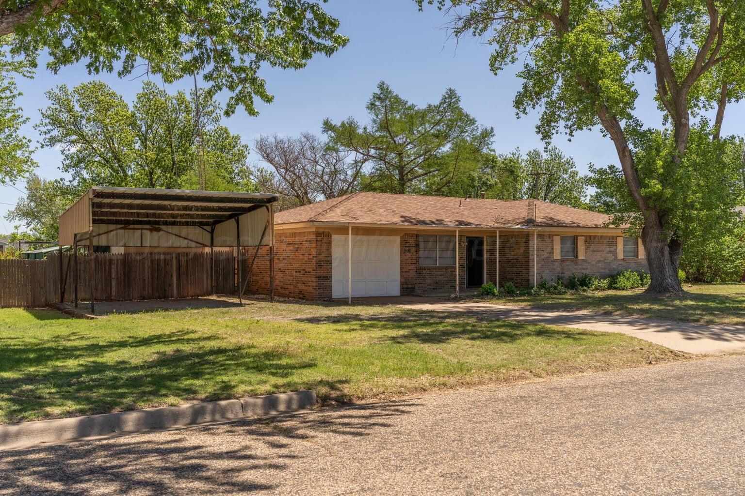 209 S Franklin Street, Wheeler, Texas image 1
