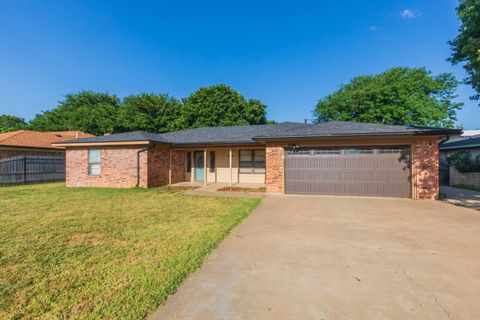 Homes For Sale - 600 Melinda Lane<br/> Dumas, TX 79029