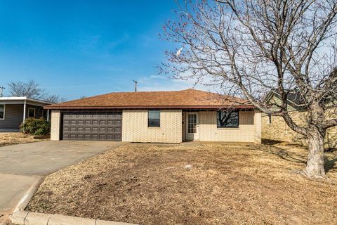 Homes For Sale - 607 Mississippi Street<br/> Borger, TX 79007