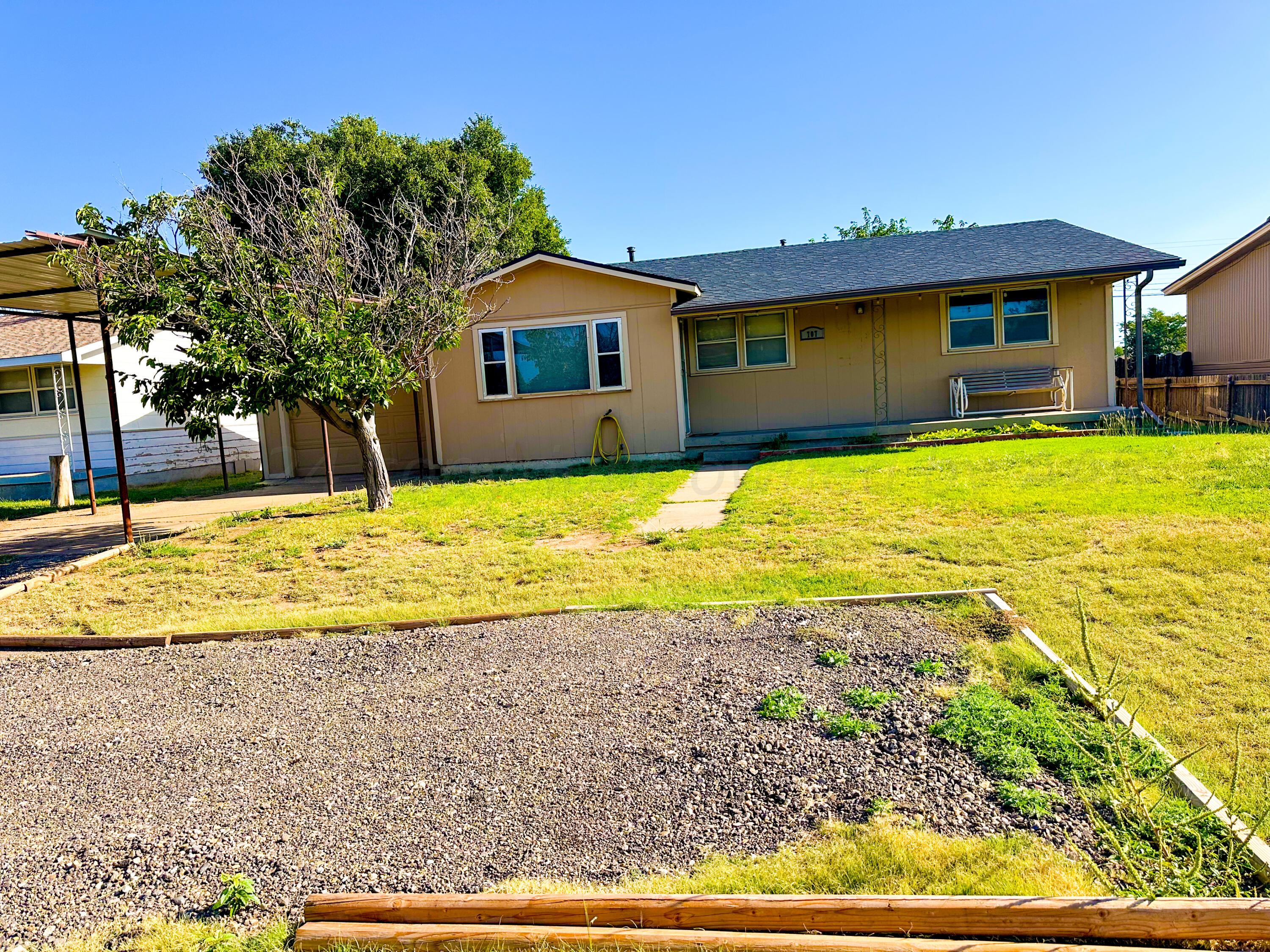 707 S Cornell Avenue, Fritch, Texas image 1