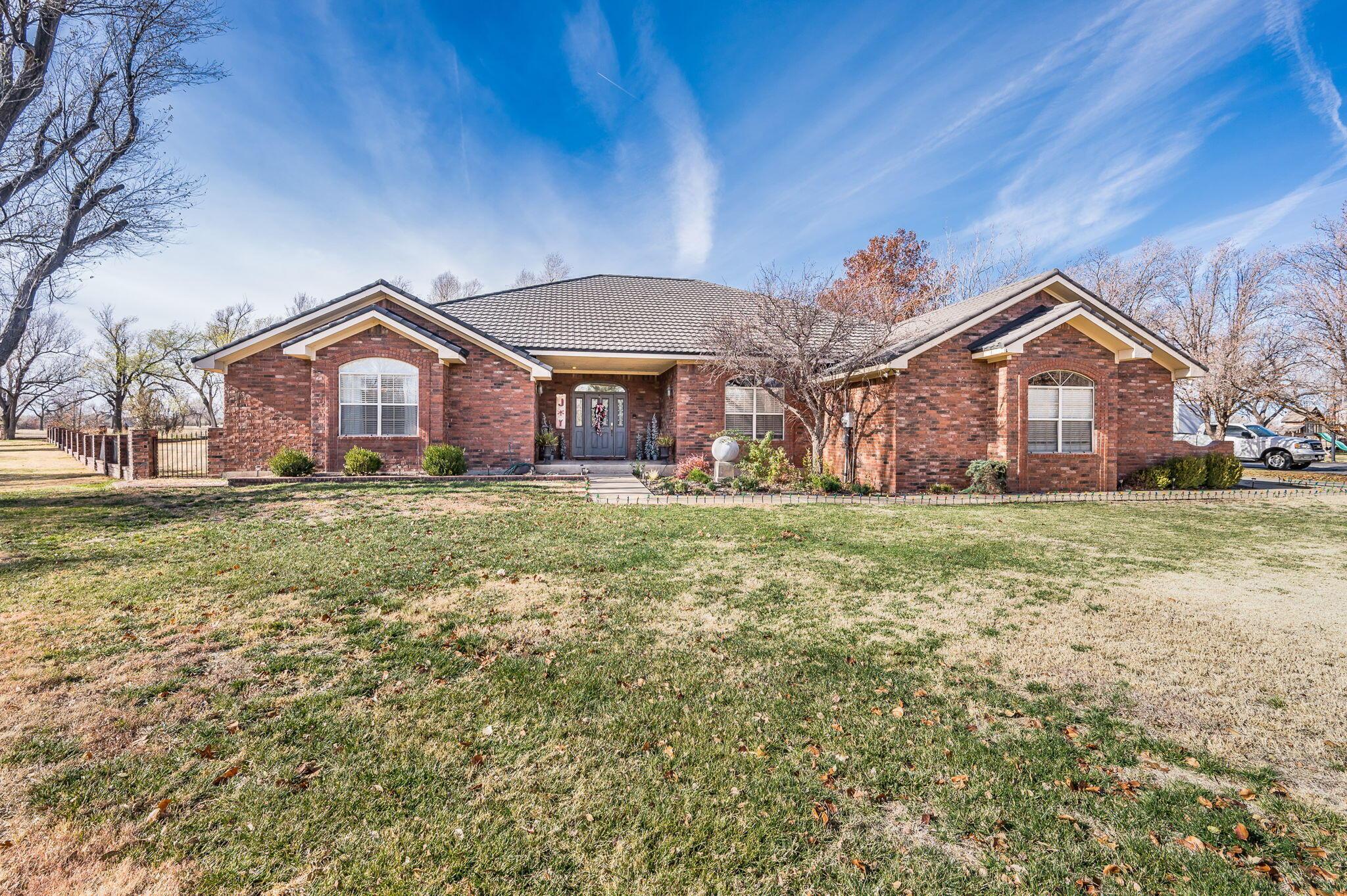 3 Quail Hollow Holw, Borger, Texas image 1