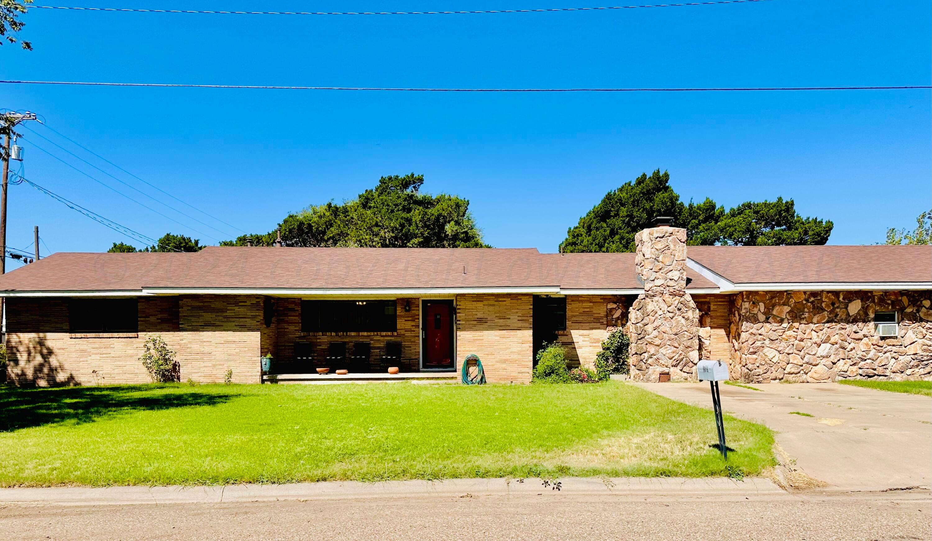 1108 White Avenue, Friona, Texas image 3