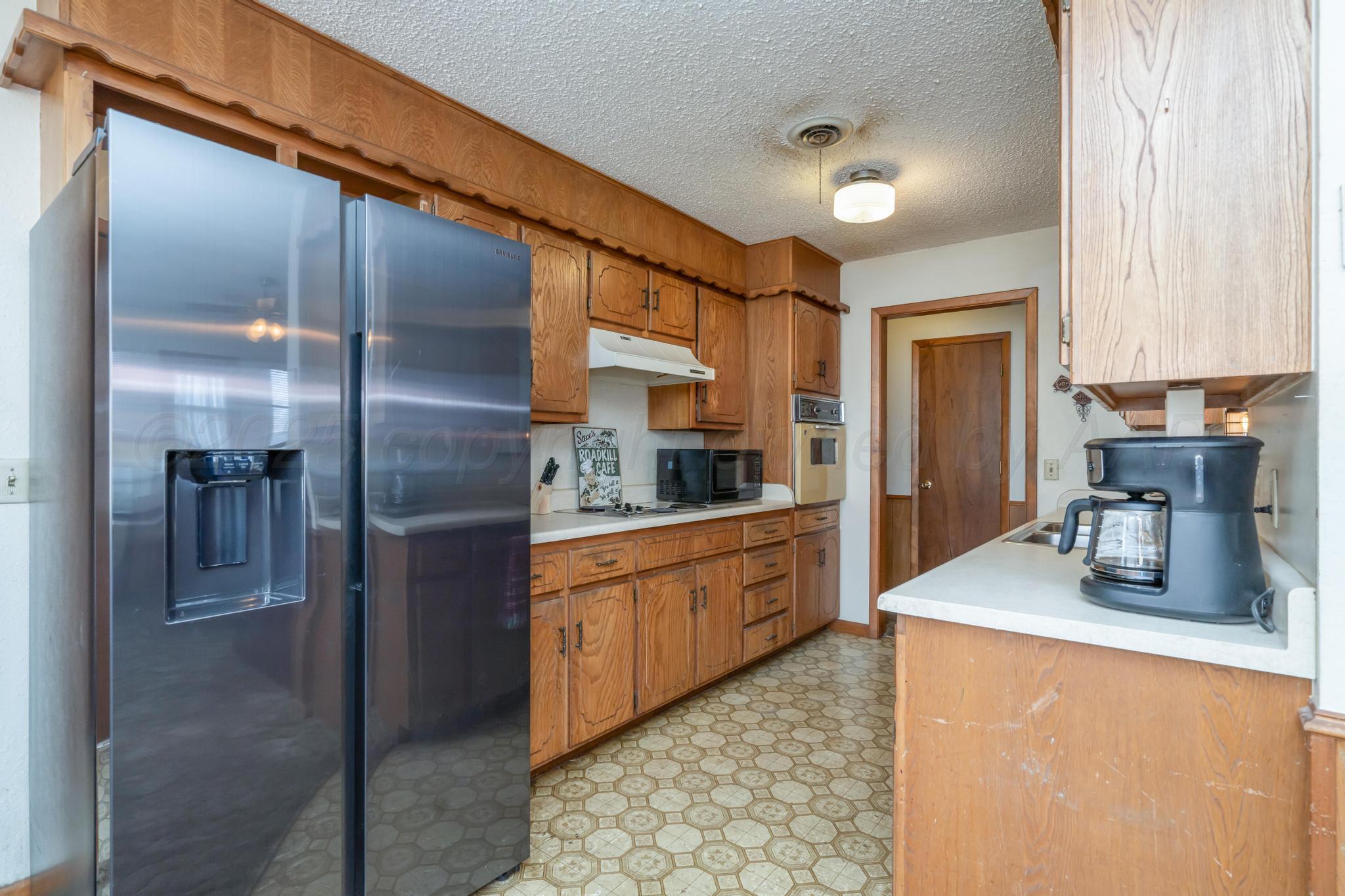 1300 Morton Avenue, Dumas, Texas image 3
