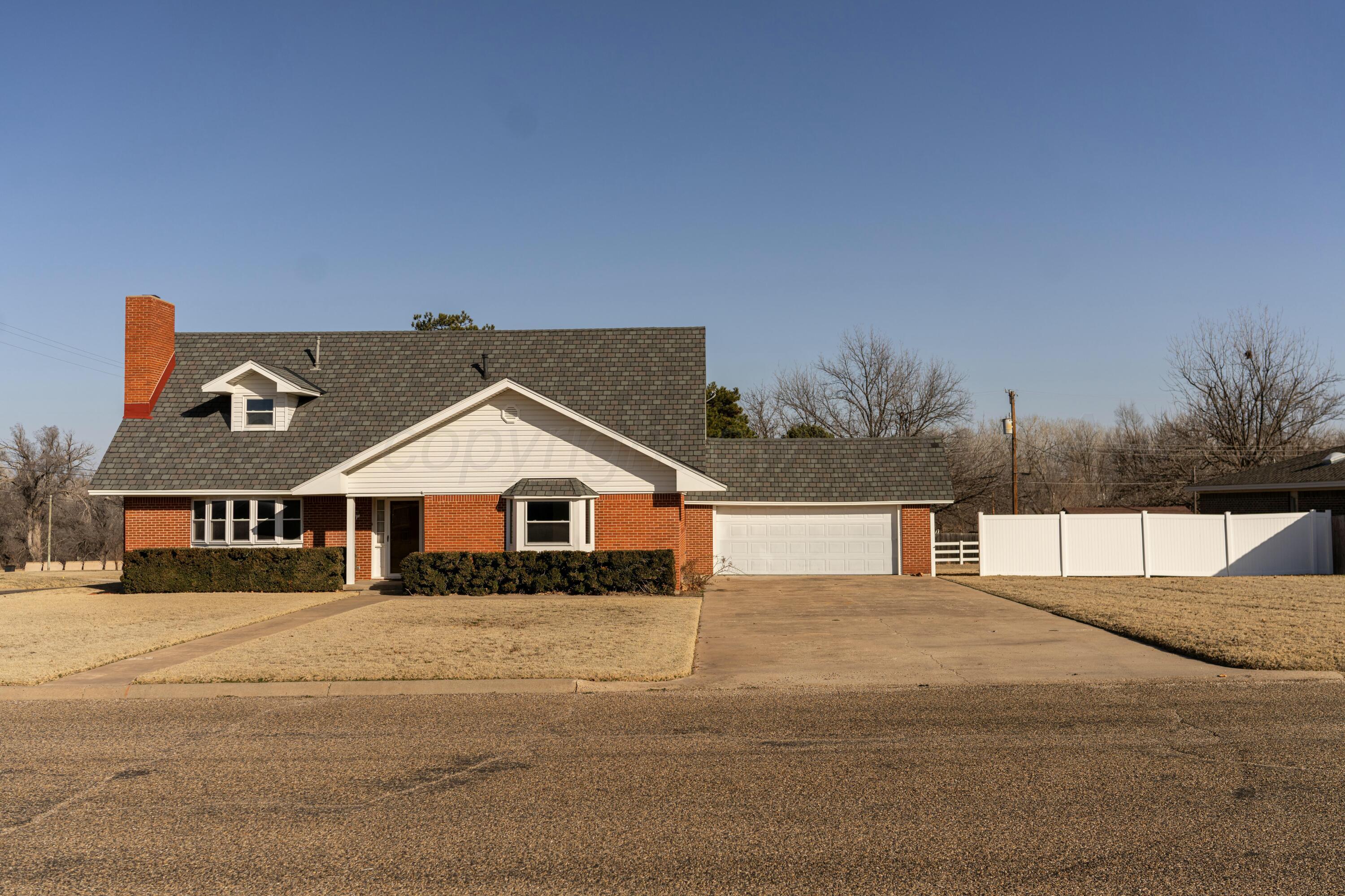 1001 S Sweetwater Street, Wheeler, Texas image 1