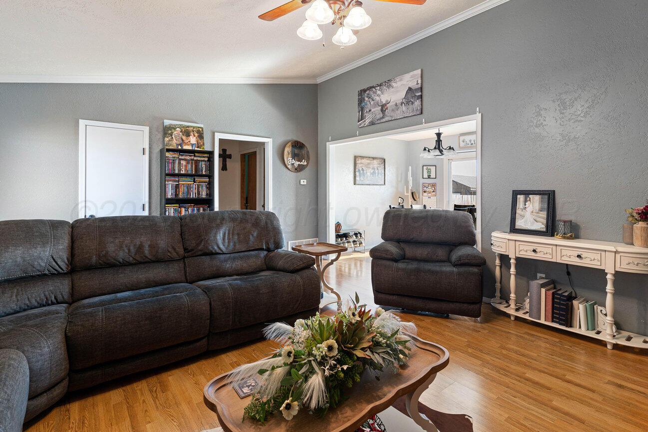 505 Mesquite Drive, Fritch, Alaska image 6