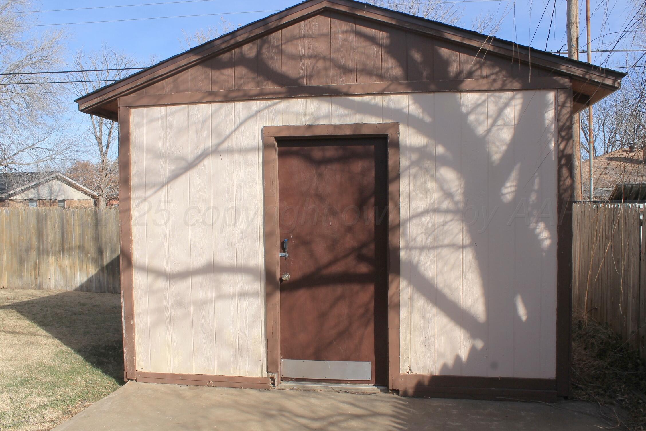 208 N Kingwood Street, Hereford, Texas image 27