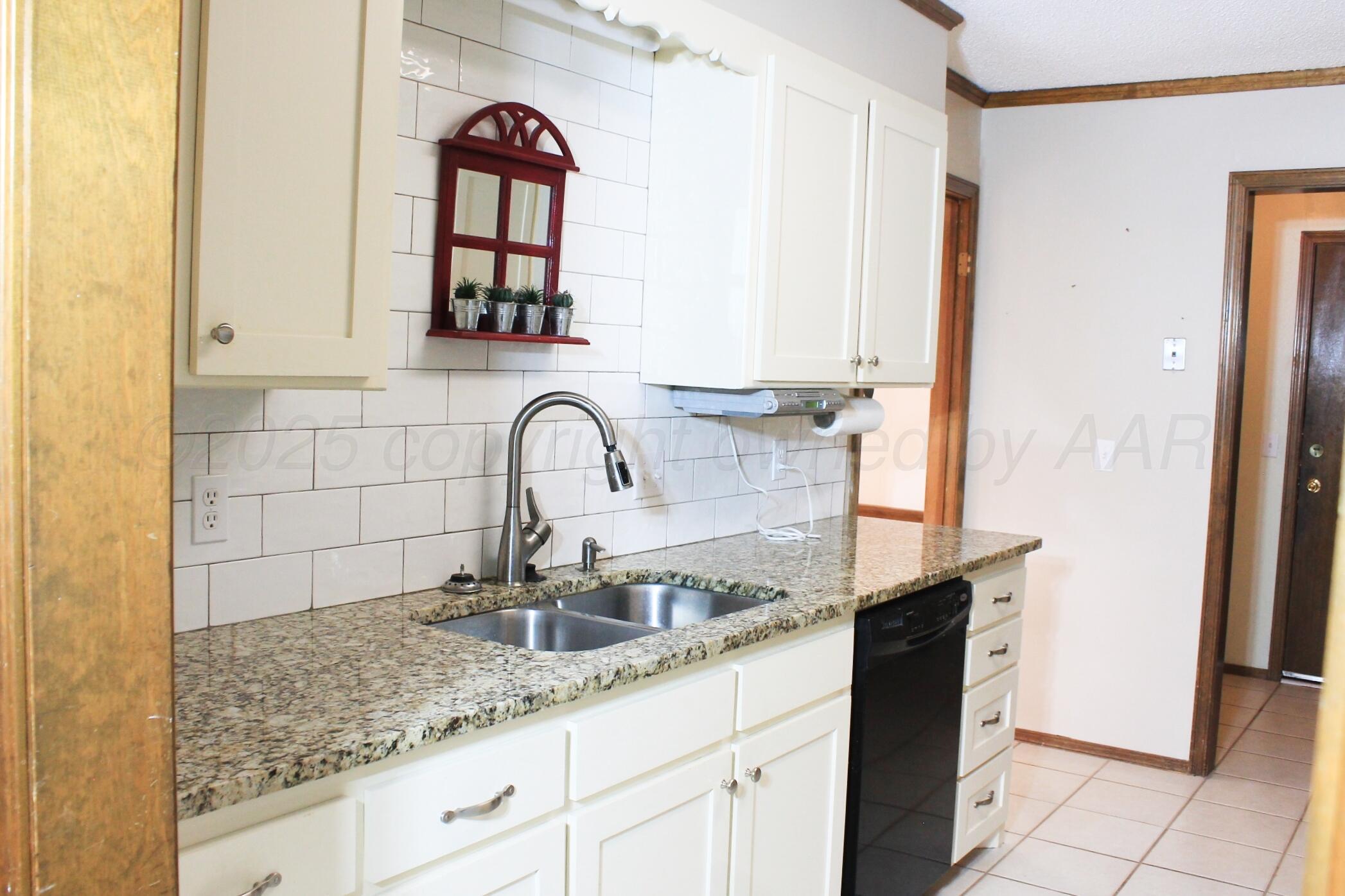 208 N Kingwood Street, Hereford, Texas image 12