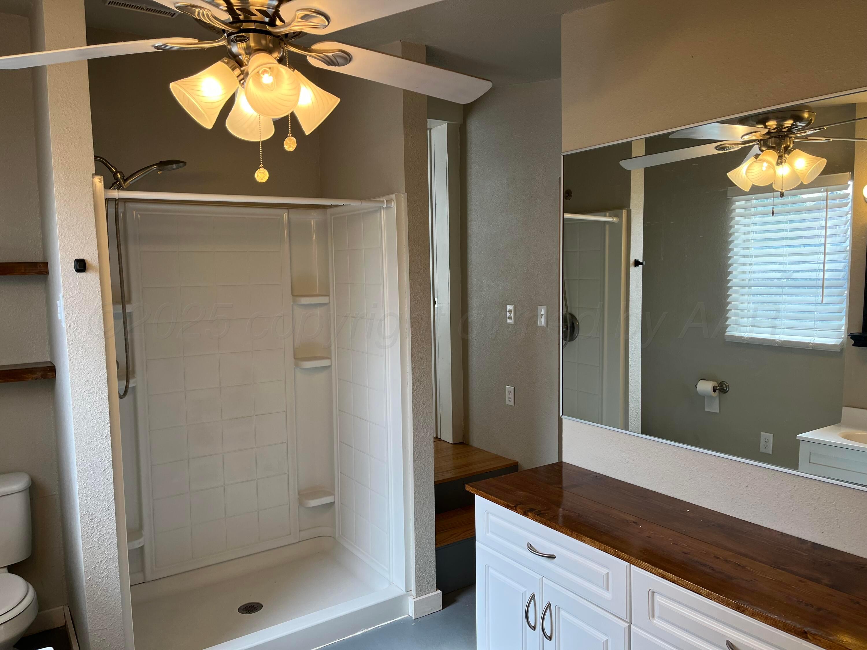 904 Ave I, Childress, Texas image 17