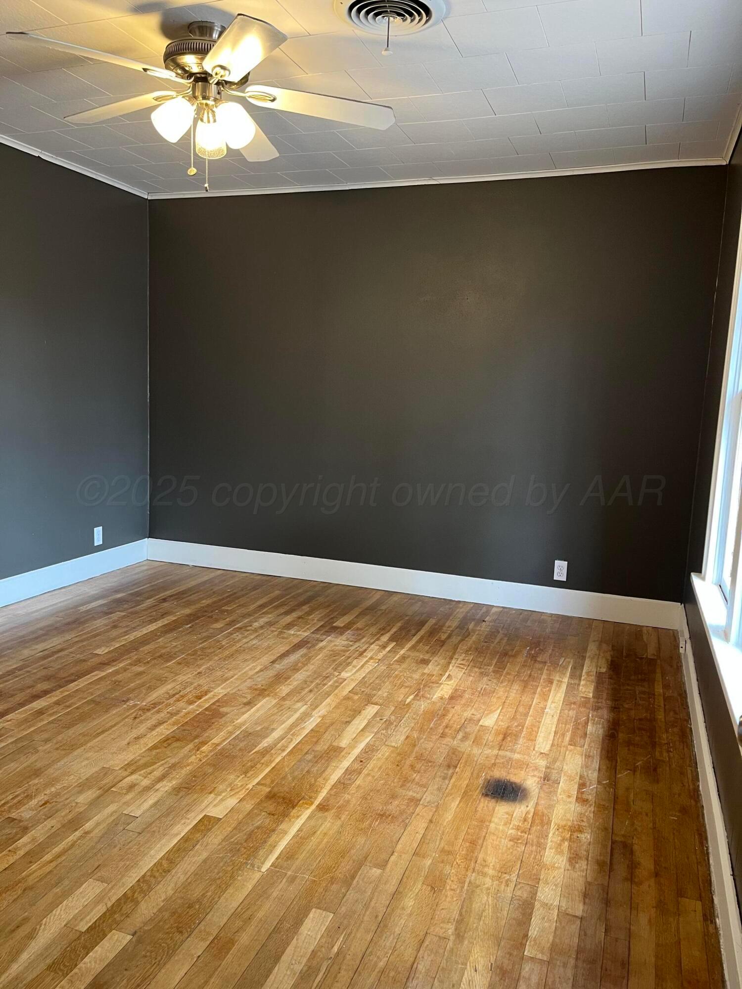 904 Ave I, Childress, Texas image 12