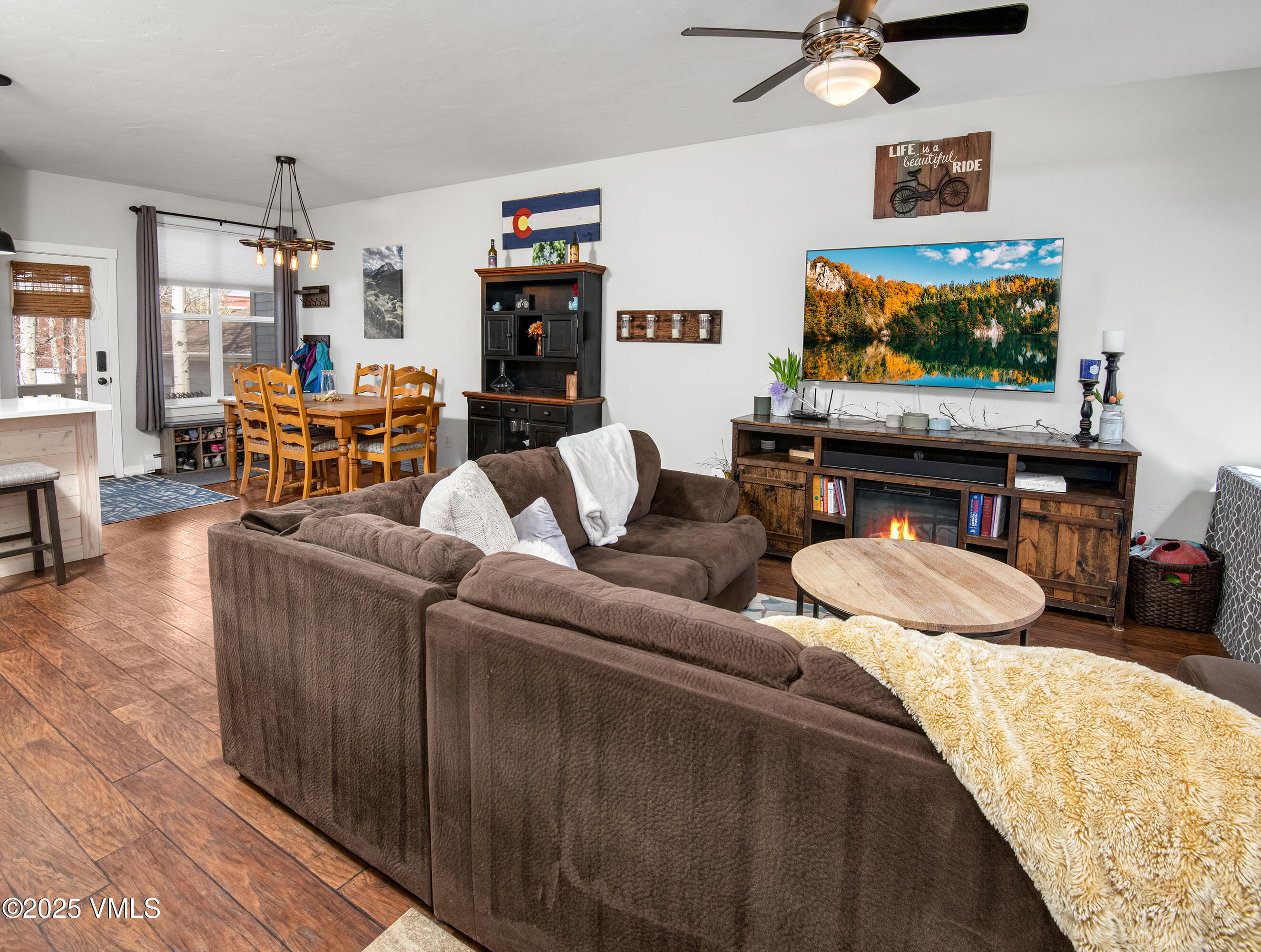 Eagle, Colorado 81631, United States, 3 Bedrooms Bedrooms, ,3 BathroomsBathrooms,Residential,Active,121267